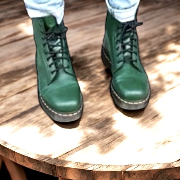 Dr. Martens 1460 8-Eye Smooth Leather 7 Green Lace-Up Ankle Mid-Calf Booties - Picture 3 of 12